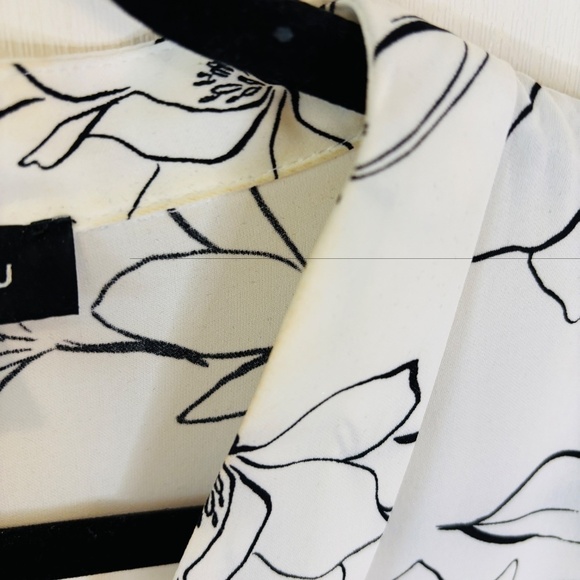 Le Chateau floral blouse Black and White Office Wear Work wear Sz Small - Picture 8 of 10